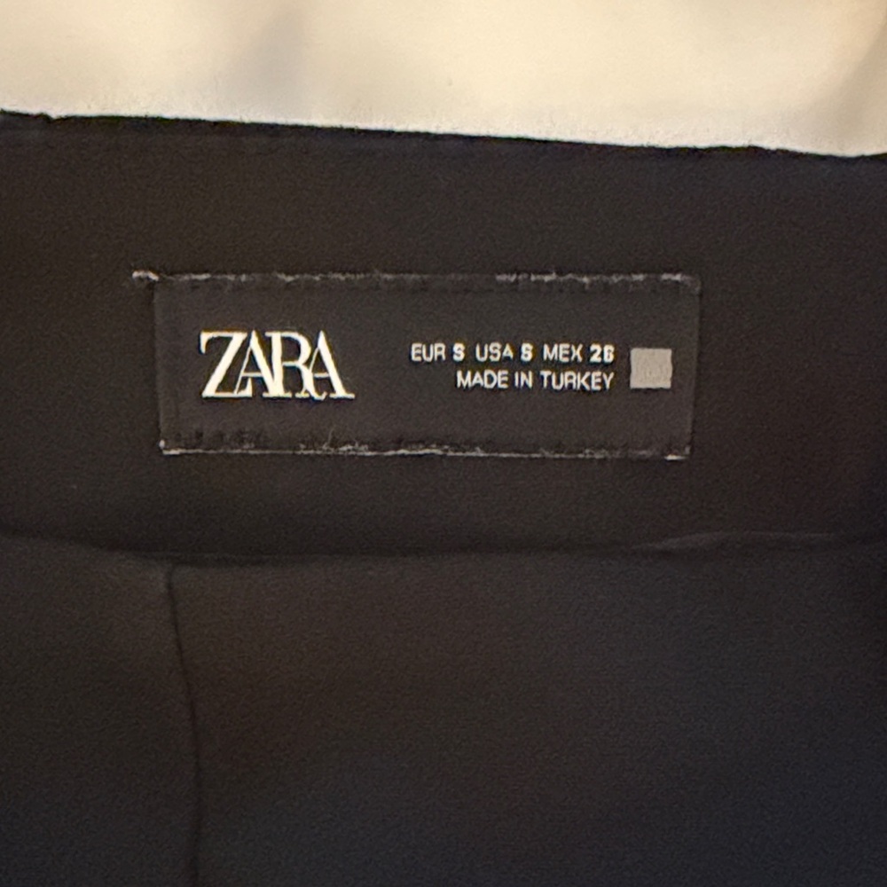 NWOT Zara High Waisted Black Women's Shorts - Picture 4 of 4